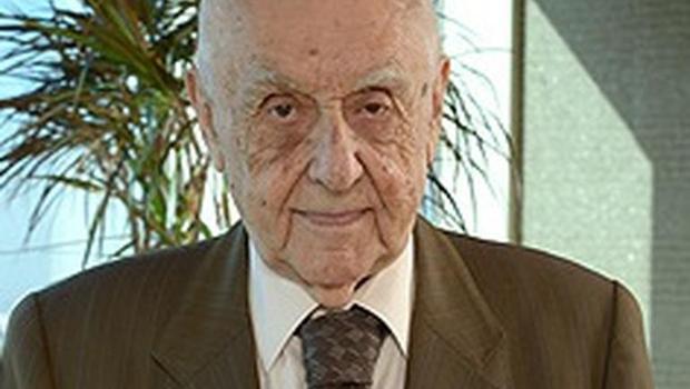 Dr. H. Sedat Üründül vefat etti